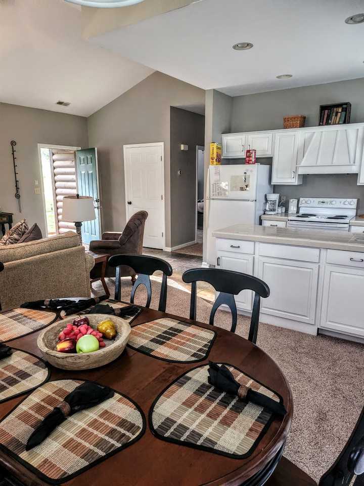 23 Cottage Park E #18 - Photo 5 of 9