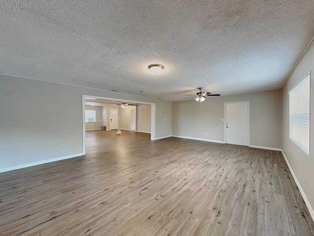 1724 Newton St #NA - Photo 6 of 8