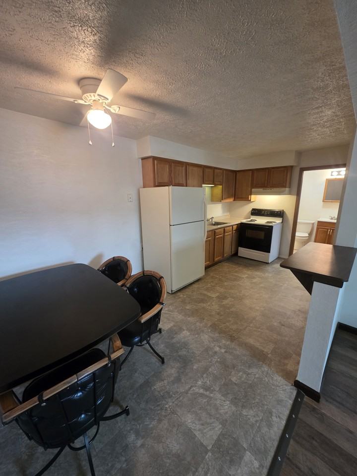 209 Perry Como Ave #I - Photo 3 of 6