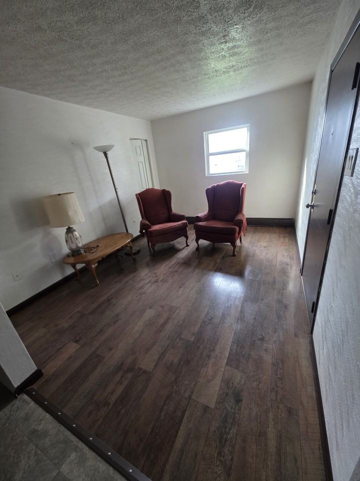 209 Perry Como Ave #I - Photo 6 of 6