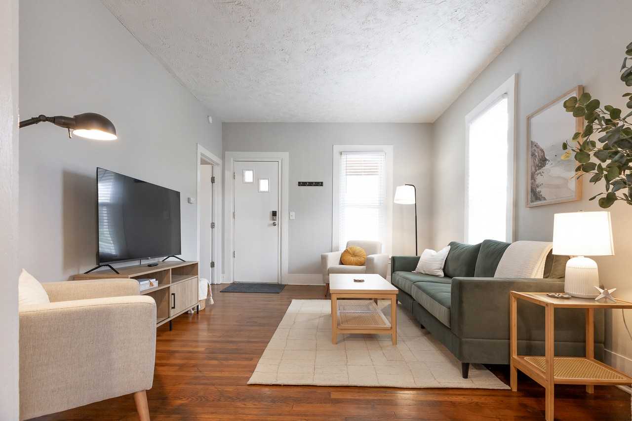 716 Coit Ave Ne #A - Photo 6 of 34