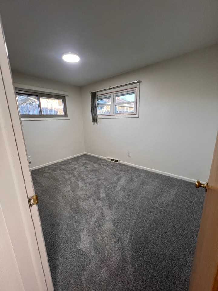 W Laclaire Ln #622 - Photo 7 of 9