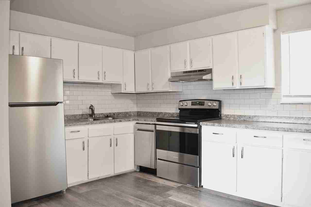 2545 King St #2 - Photo 3 of 10