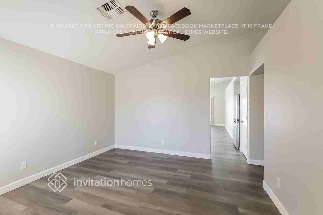 8647 W Mariposa Dr - Photo 2 of 15