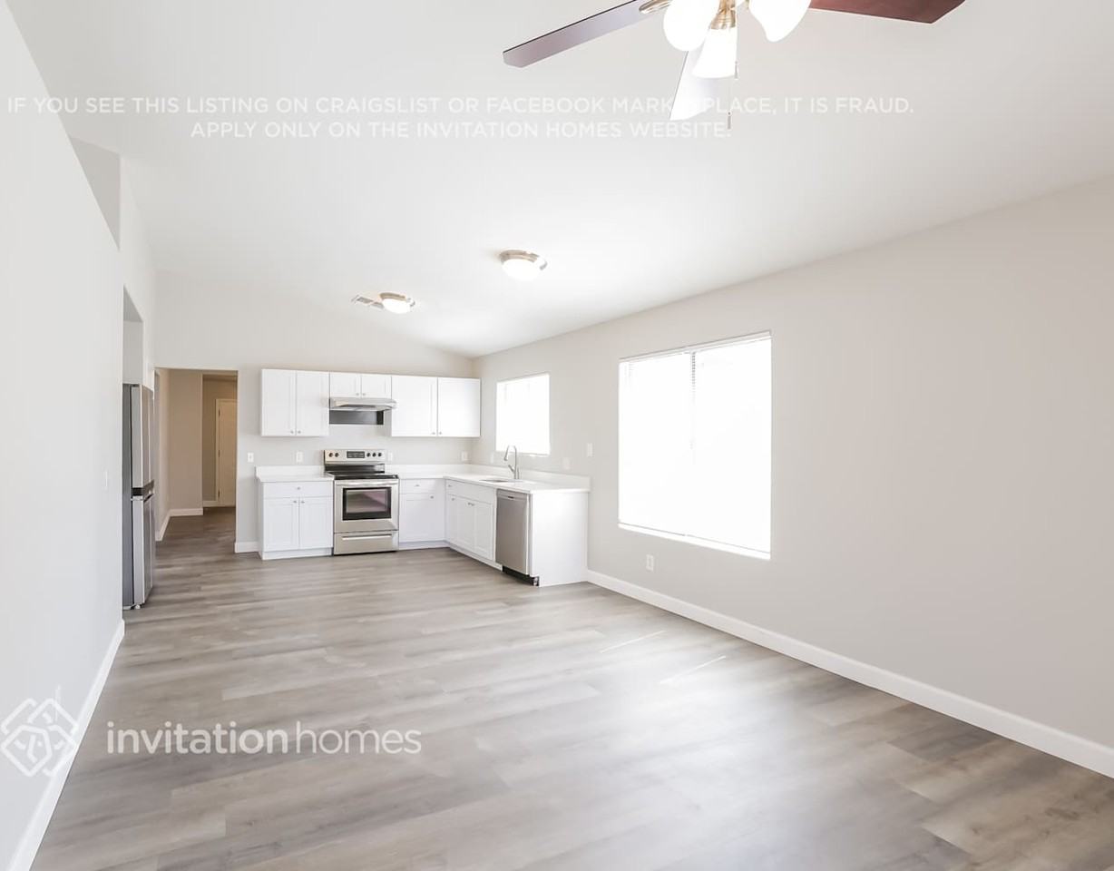 8647 W Mariposa Dr - Photo 5 of 15