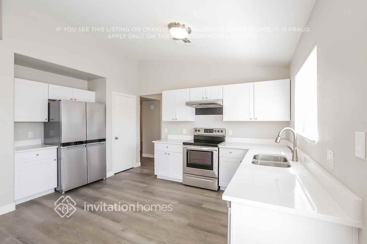 8647 W Mariposa Dr - Photo 6 of 15