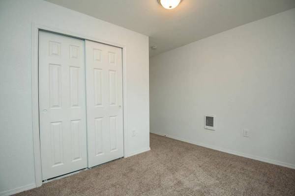 2Bedoom 1Bath --- - Photo 6 of 11