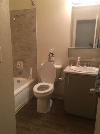 2Bedoom 1Bath --- - Photo 7 of 11