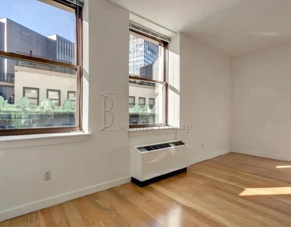 Wall St #5A - Photo 2 of 4