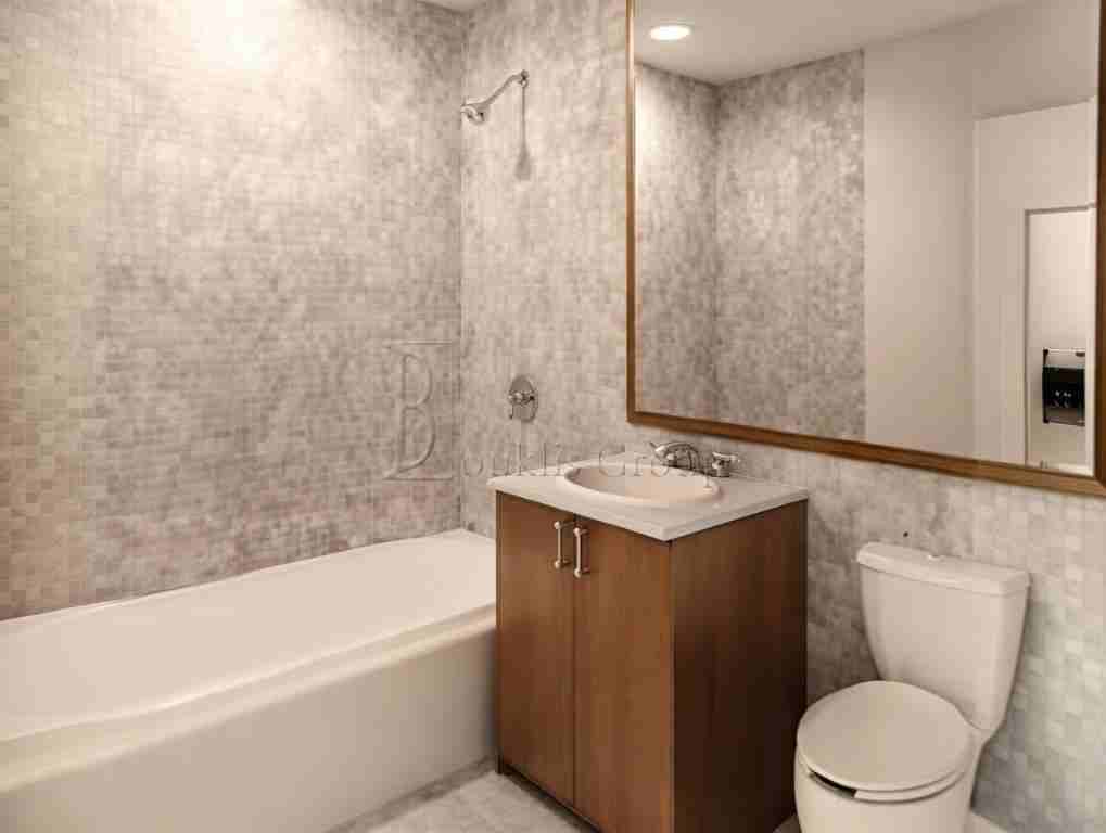 Wall St #5A - Photo 4 of 4