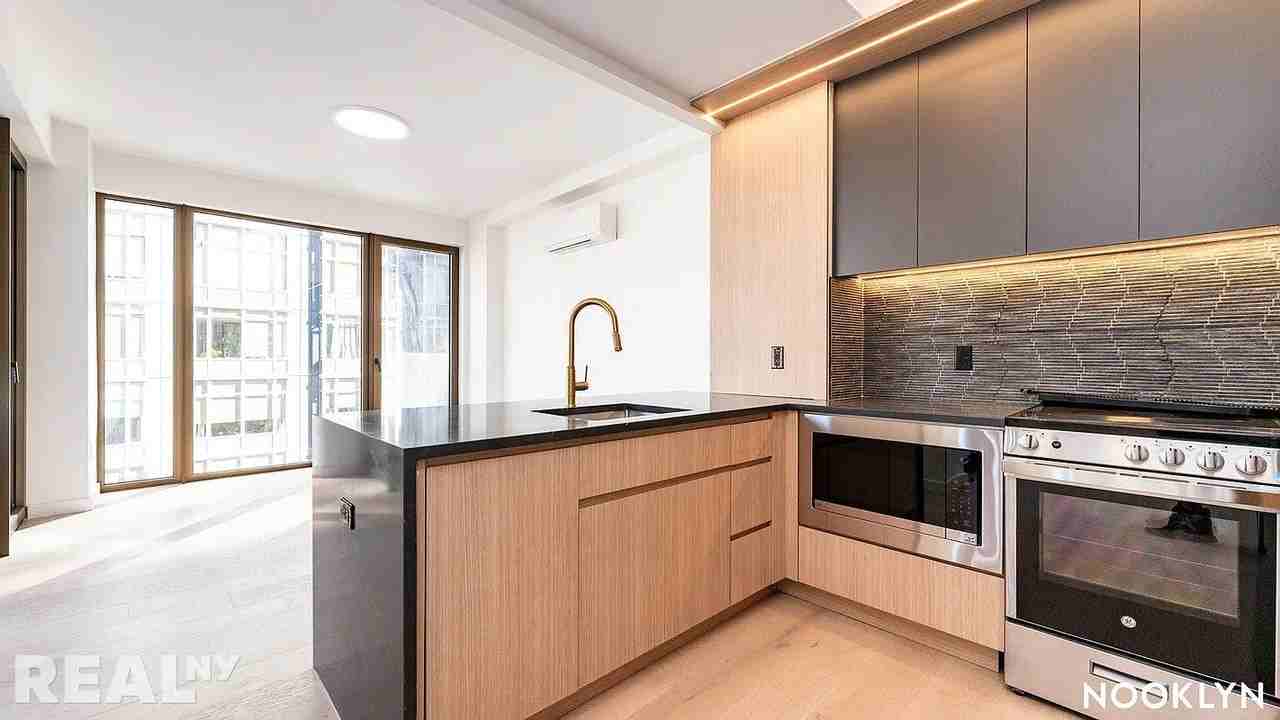 Schermerhorn St #14F - Photo 2 of 11