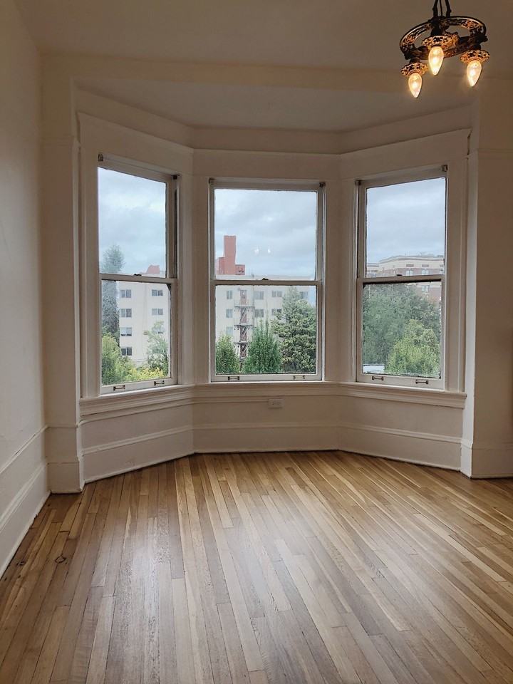 2190 W Burnside St #2 - Photo 2 of 22