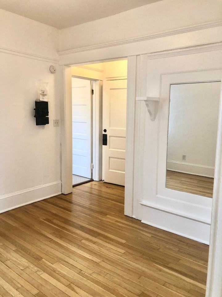 2190 W Burnside St #2 - Photo 3 of 22