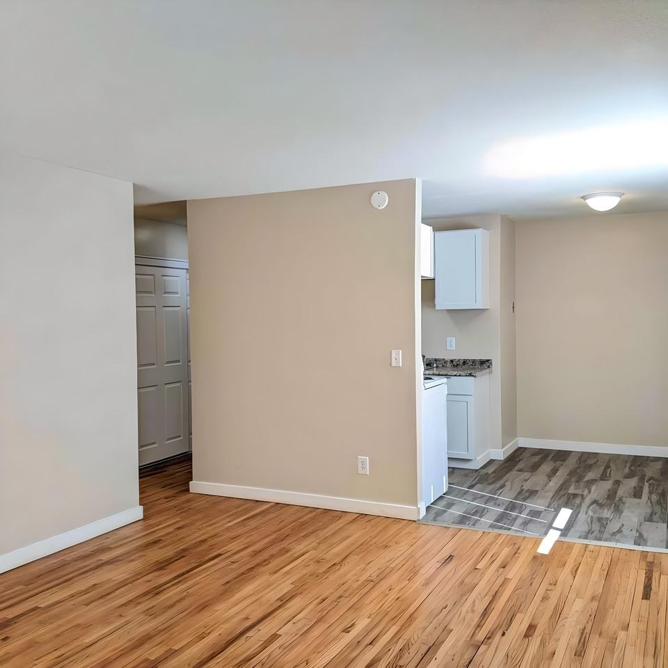 1527 Westminster St #1527-205 - Photo 5 of 24