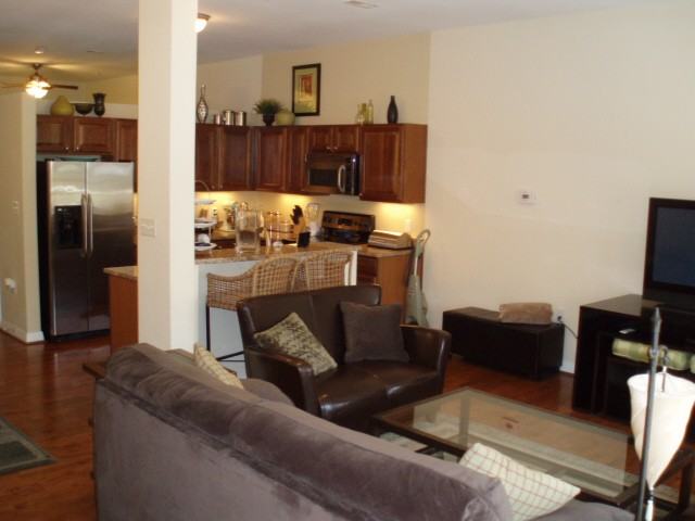 450 W Princess Anne Rd #309 - Photo 3 of 9