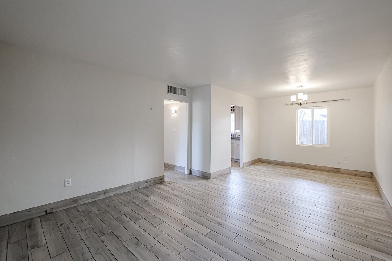 3827 N 18th St #1 - Photo 3 of 26