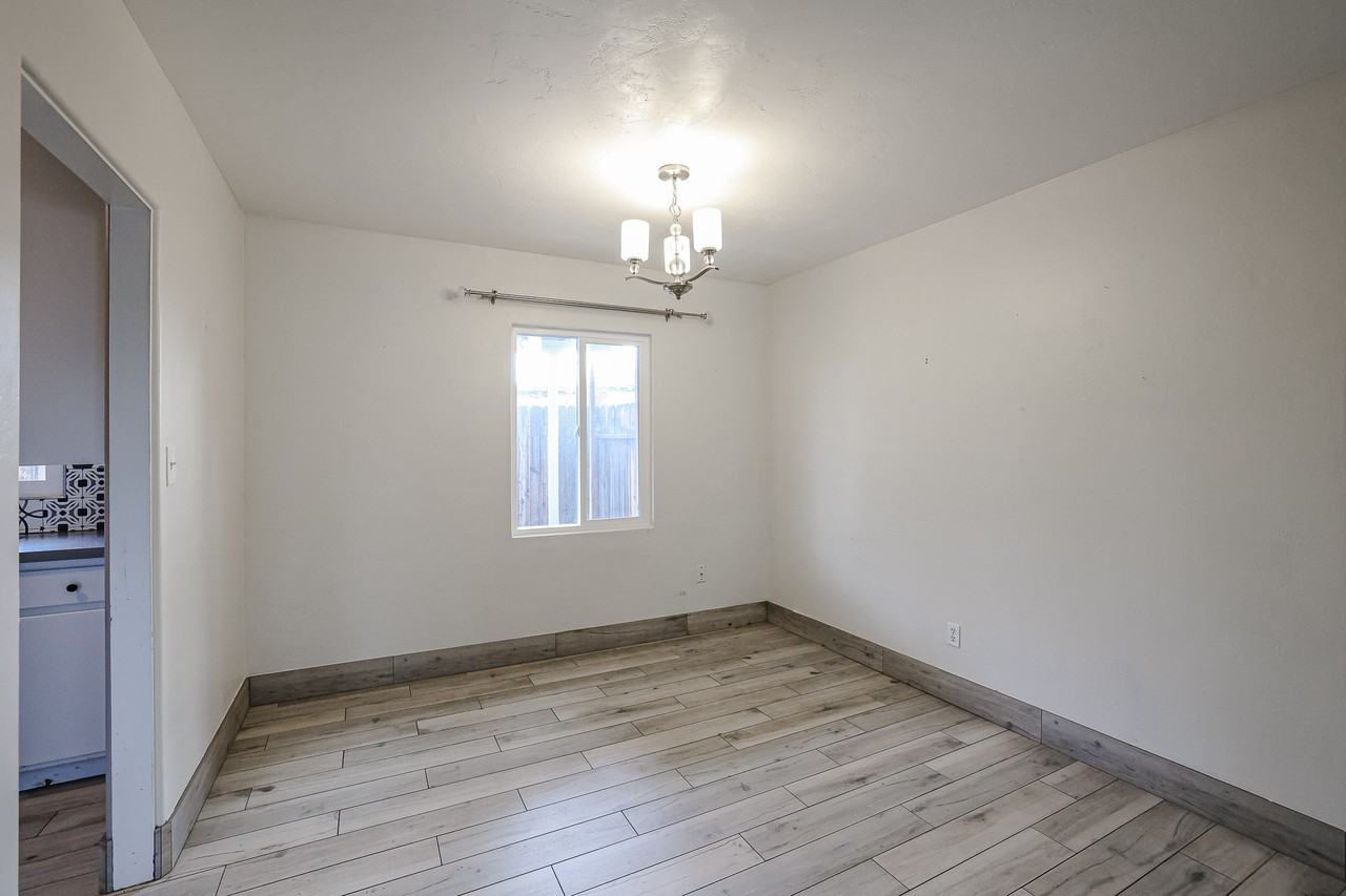 3827 N 18th St #1 - Photo 6 of 26