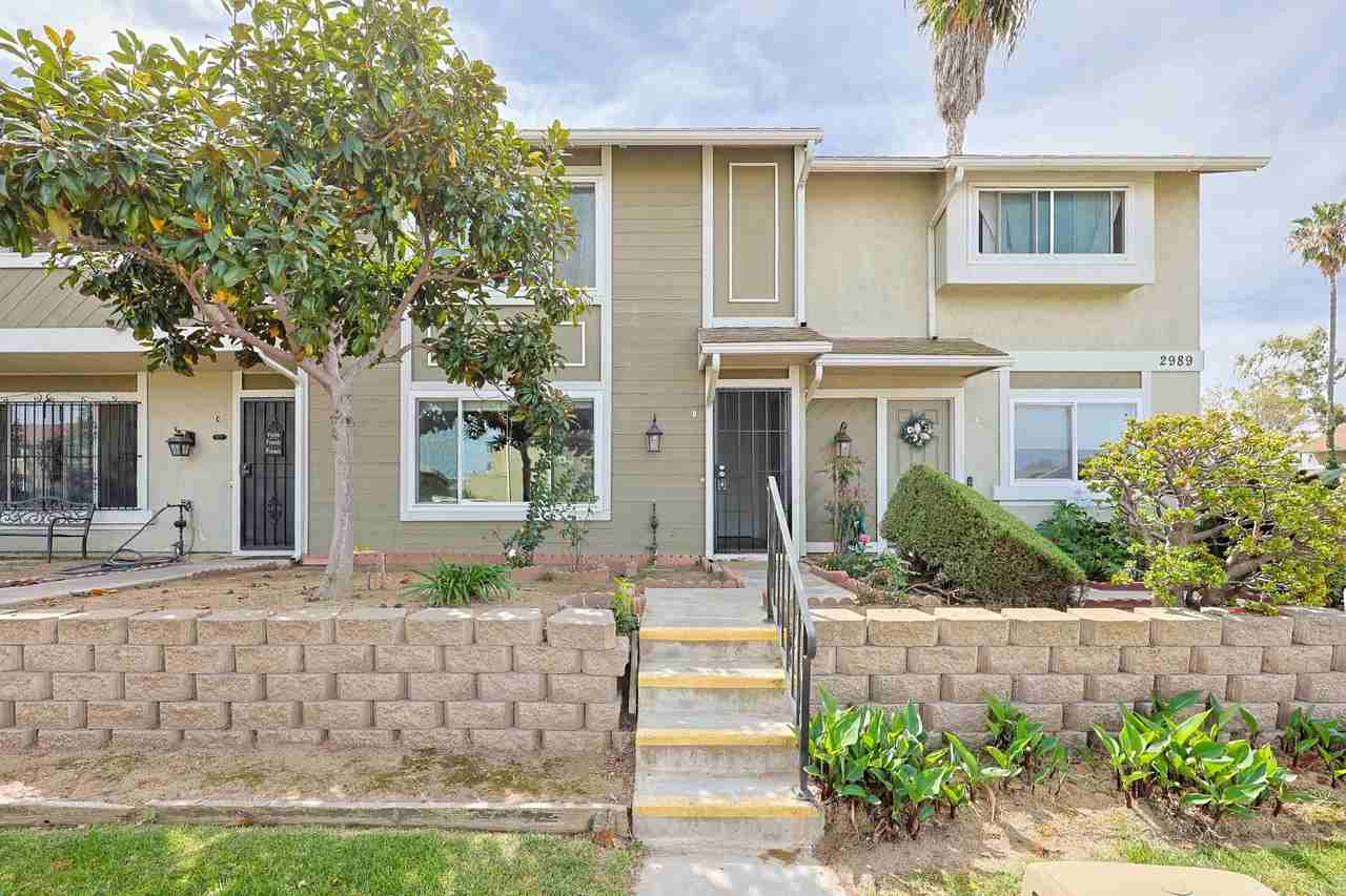 2989 Village Pine Dr - Photo 3 of 20