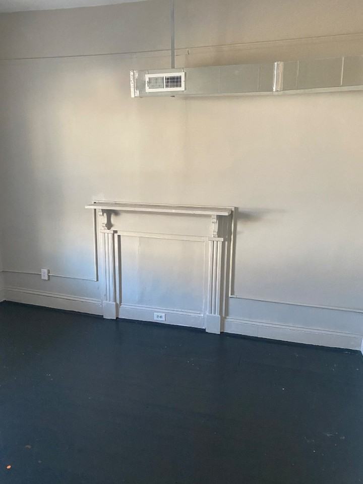 1601 Bedford Ave - Photo 6 of 11