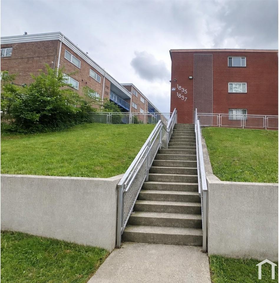 1837 Marion Barry Ave SE - Photo 5 of 15