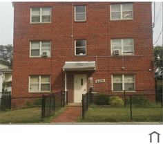 6006 Clay St Ne - Photo 1 of 1