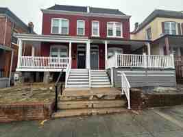 featured image of 733 Gresham Pl Nw