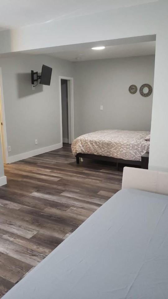 835 NE 178th Terr - Photo 4 of 5