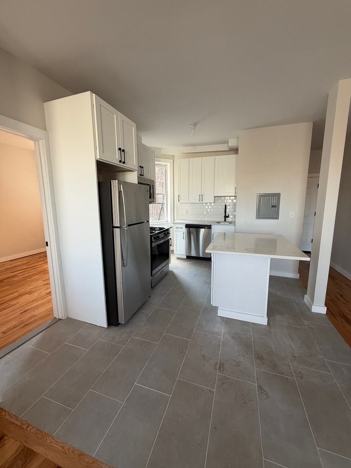 31-33 66th StreetApt 3B #3B - Photo 3 of 10