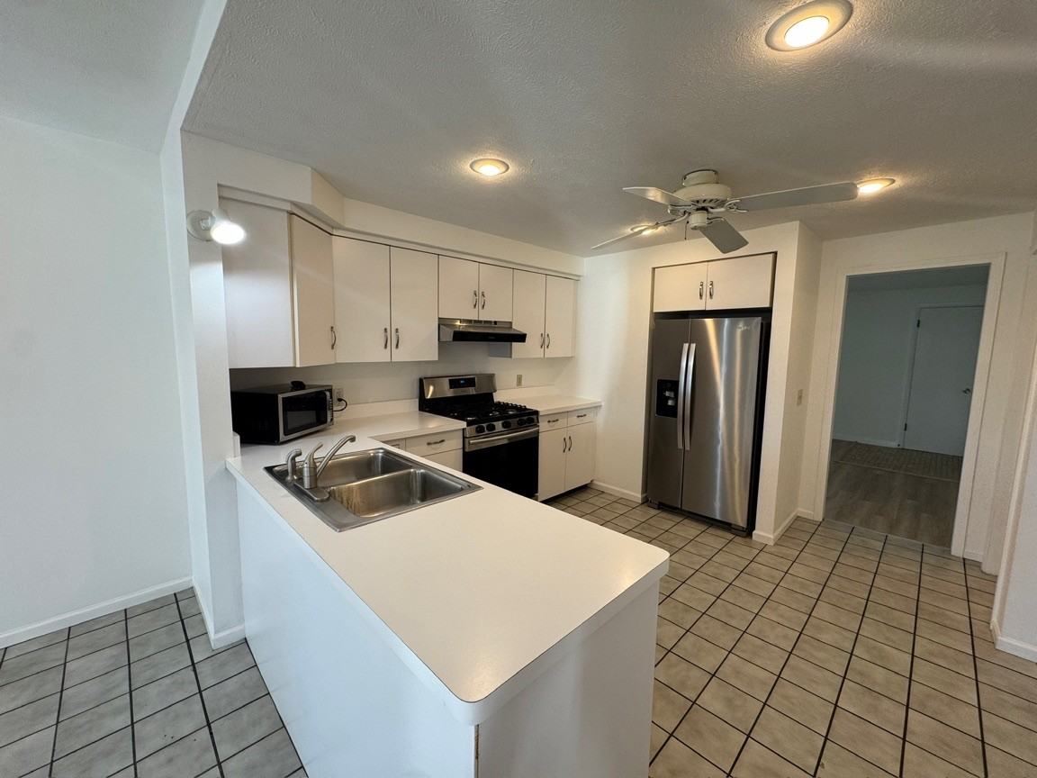 5253 Harlem Rd #1 - Photo 5 of 13