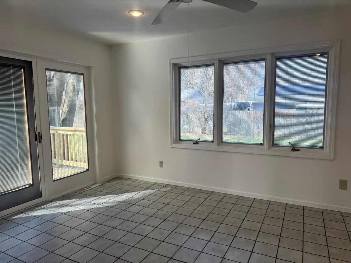 5253 Harlem Rd #1 - Photo 6 of 13