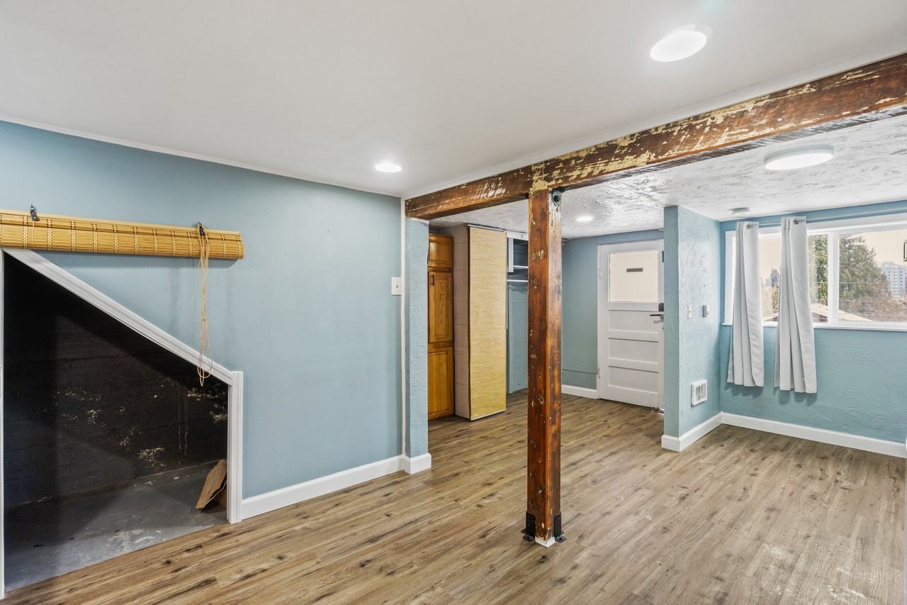 113 S Cambrian Ave - Photo 4 of 19