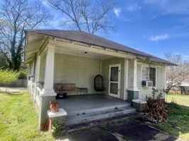 featured image of 310 W College St #A