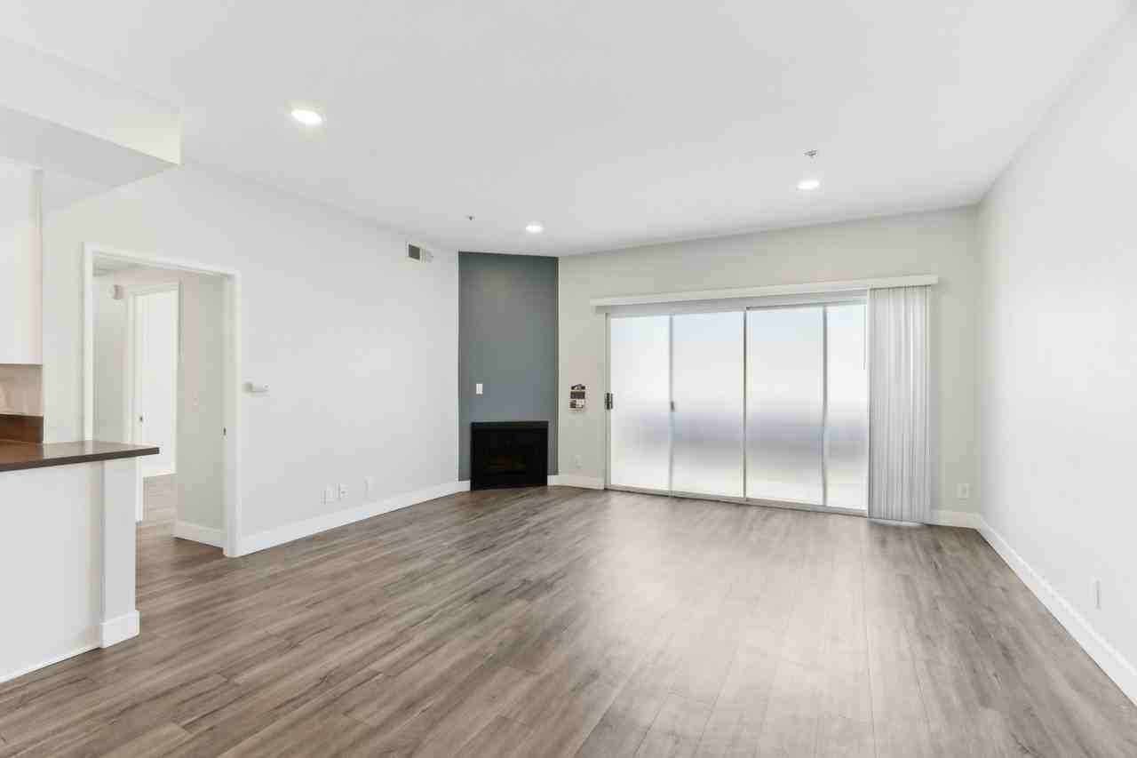 7057 Lanewood Ave - Photo 6 of 49