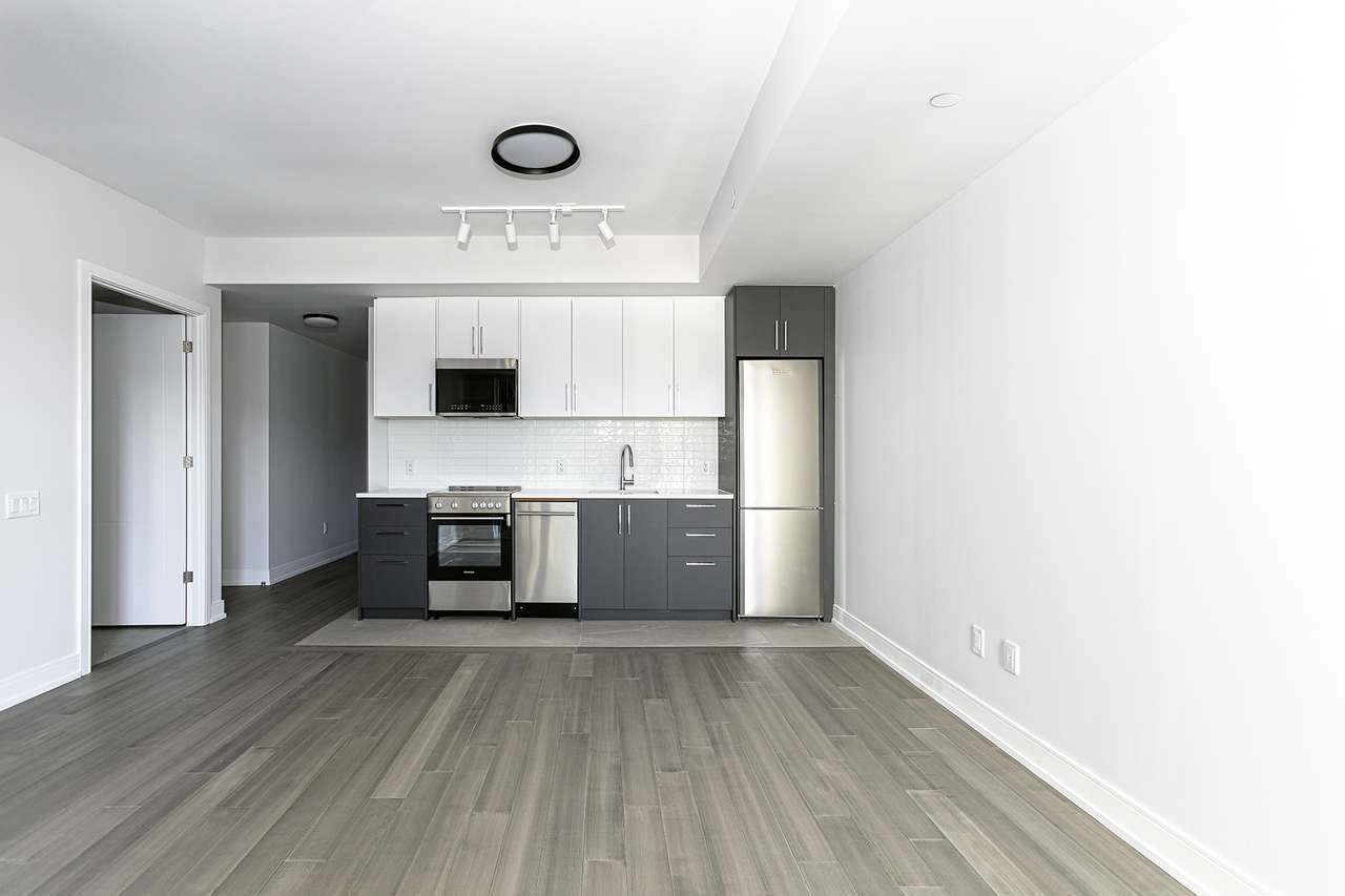 664 Spadina Ave - Photo 4 of 31