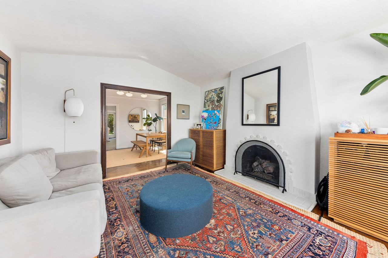 833 Rockdale Dr #1 - Photo 2 of 33