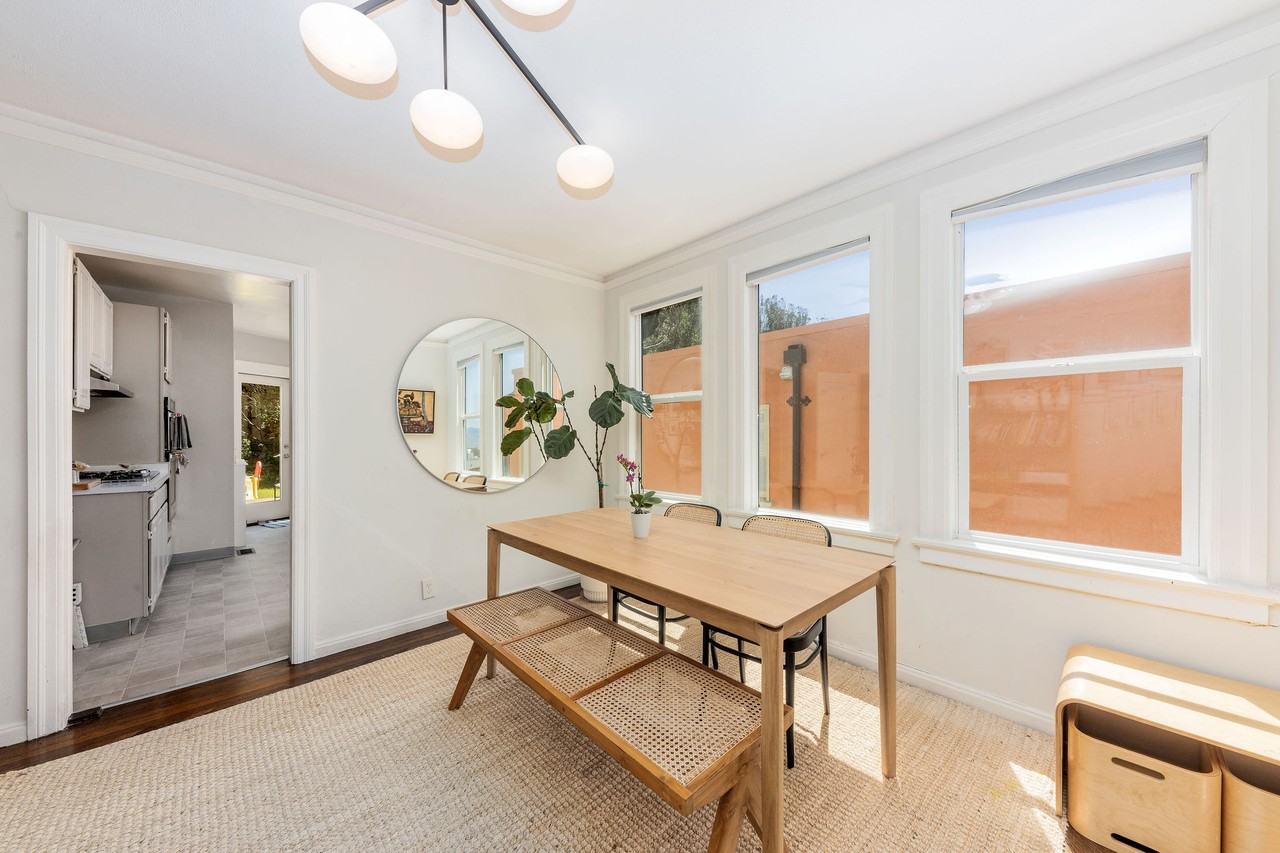 833 Rockdale Dr #1 - Photo 4 of 33