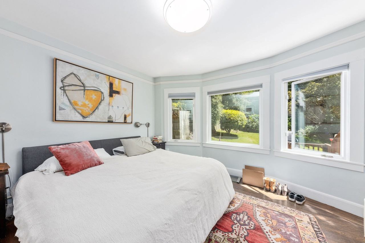 833 Rockdale Dr #1 - Photo 7 of 33