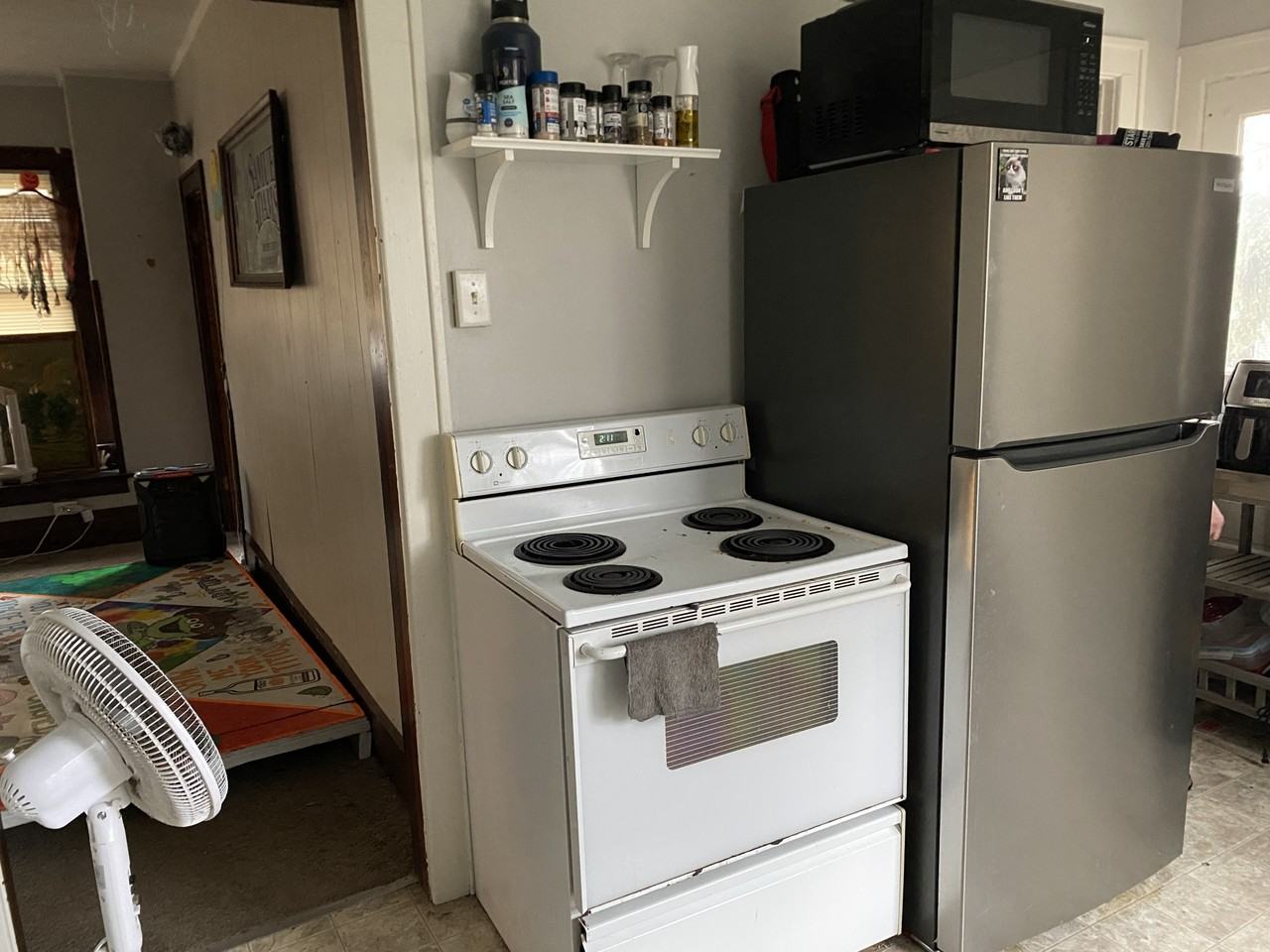 87 E 15th St #1 - Photo 4 of 17