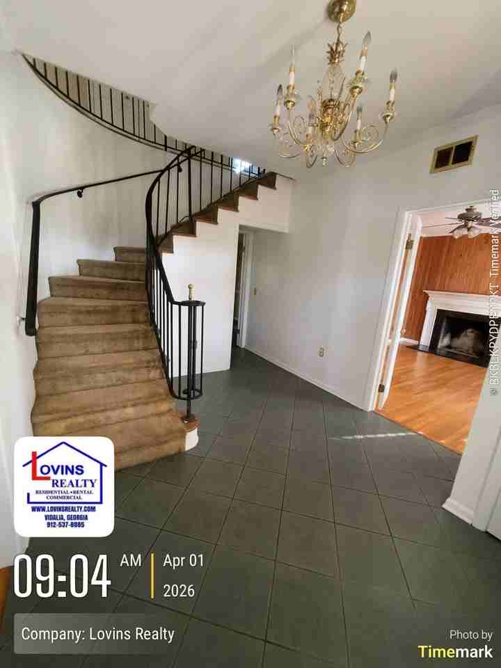 504 Ferncliff Dr #1 - Photo 2 of 10