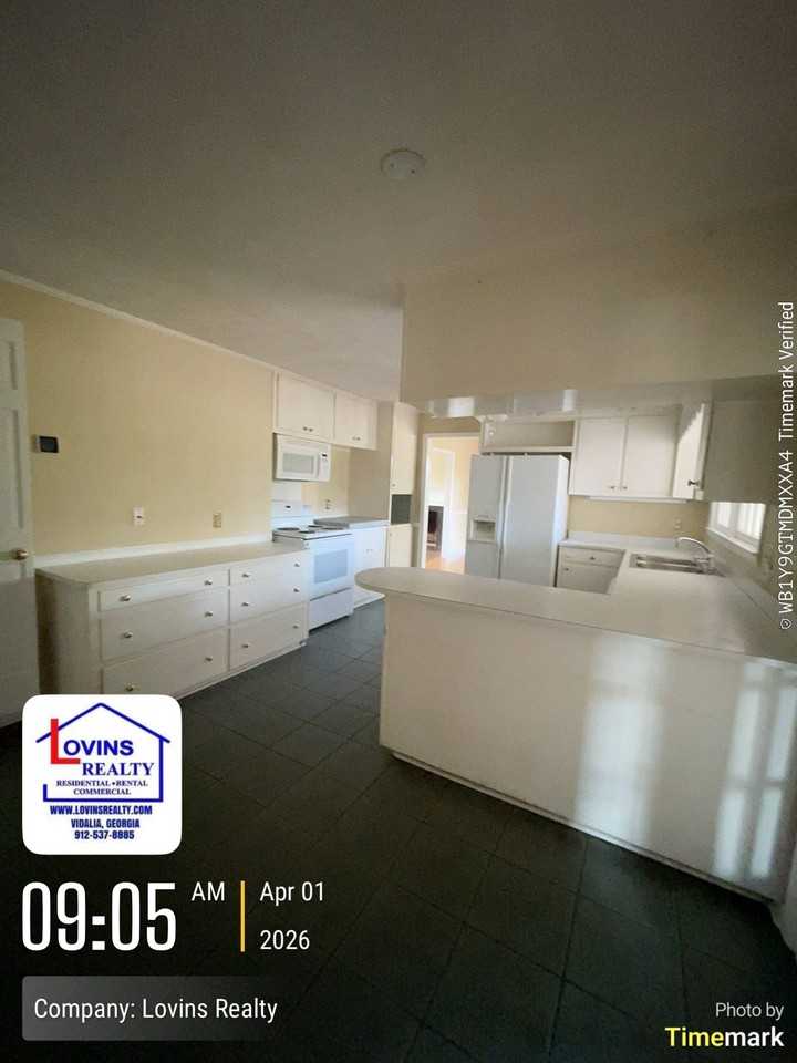 504 Ferncliff Dr #1 - Photo 5 of 10