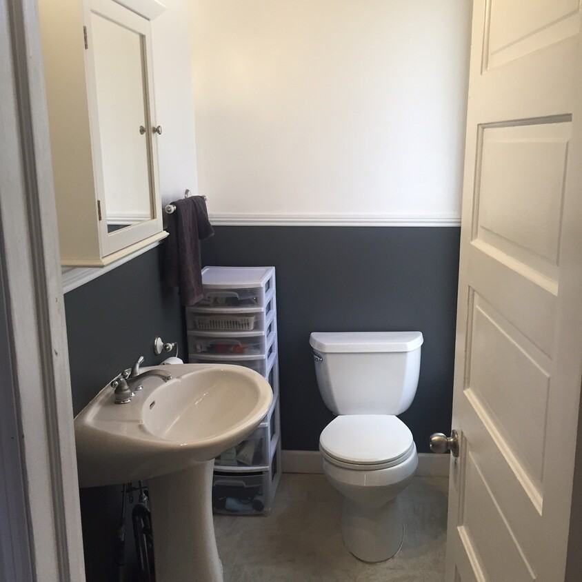 272 E 15th St #1 - Photo 7 of 9