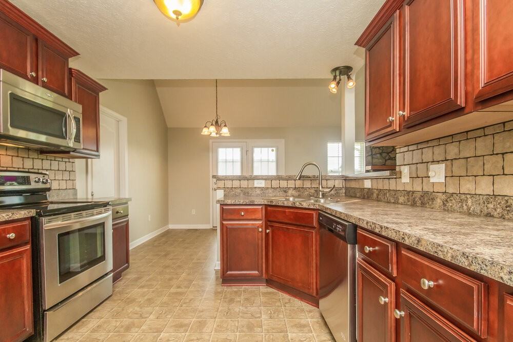 5054 Betsy Ann Ave - Photo 5 of 15