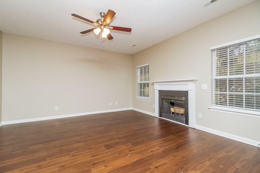 7882 Rainey Dr - Photo 4 of 17