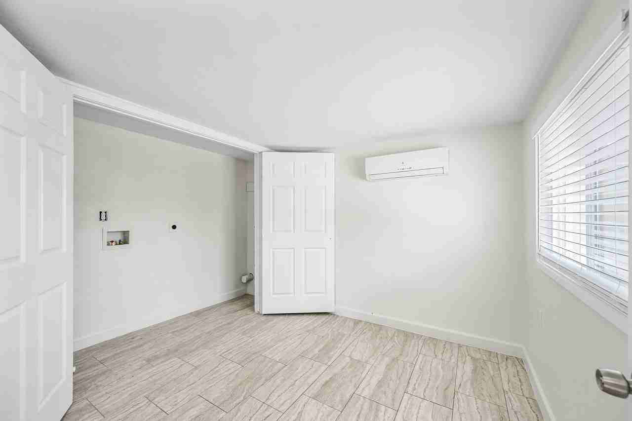 11044 East University Drive - Photo 7 of 26