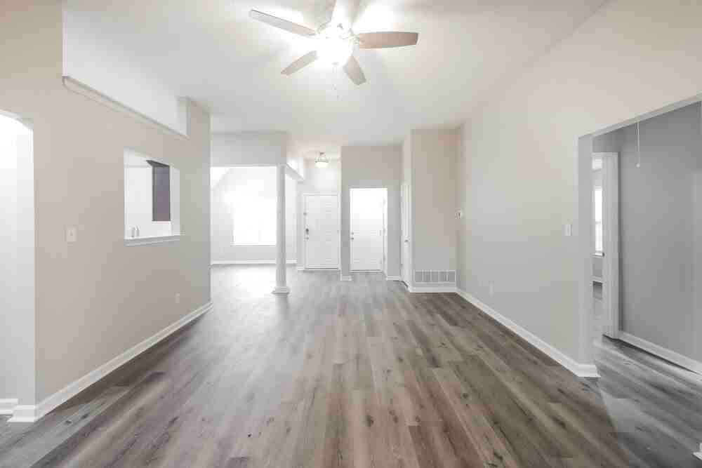 7959 Ridgedale Dr - Photo 3 of 16