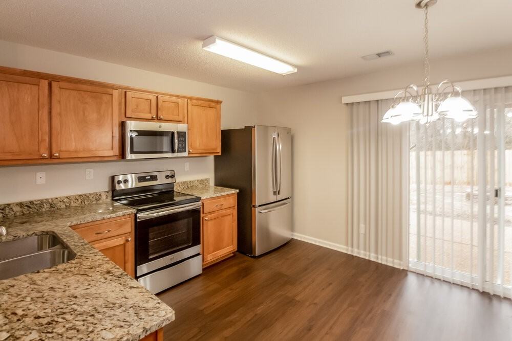 10060 Nolton Cir - Photo 5 of 15