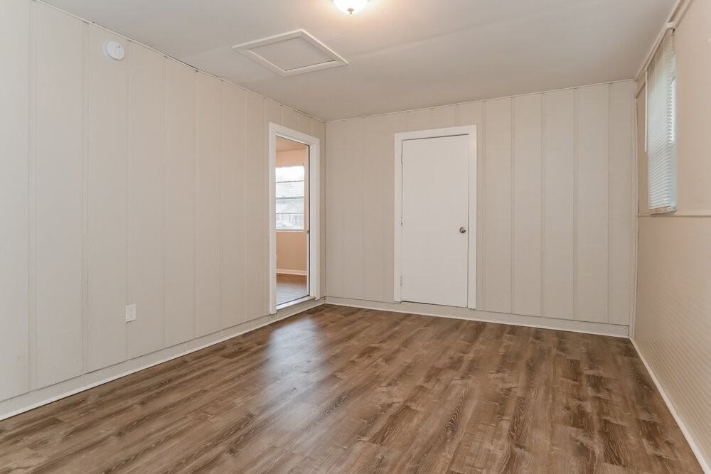 304 Citizen St - Photo 4 of 16