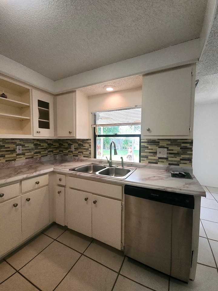 4619 Chippendale Dr #1 - Photo 3 of 23
