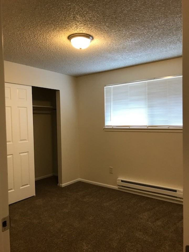 Aladdin Camelot Apartments - Photo 3 of 7