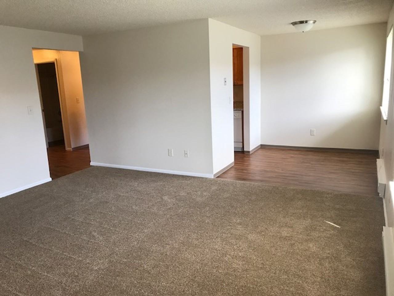 Aladdin Camelot Apartments - Photo 7 of 7